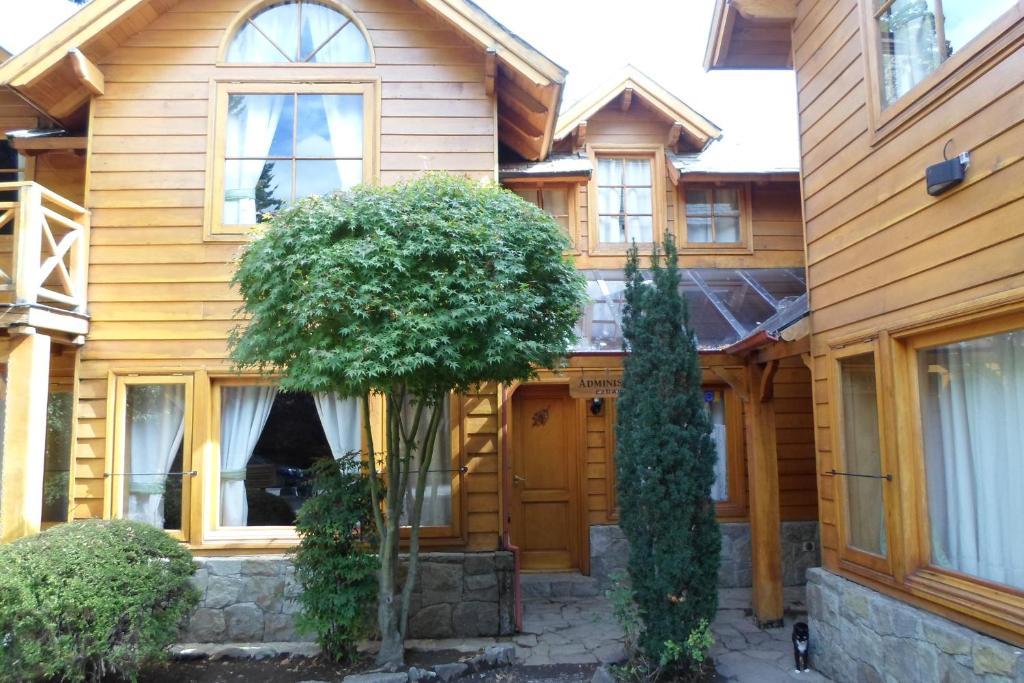 Apart Hotel Robles Del Sur San Martin de los Andes Exterior photo
